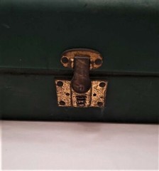 Vintage Eagle Lock Co. Metal Fishing Tackle Box With Cork Lined Shelves has Keys