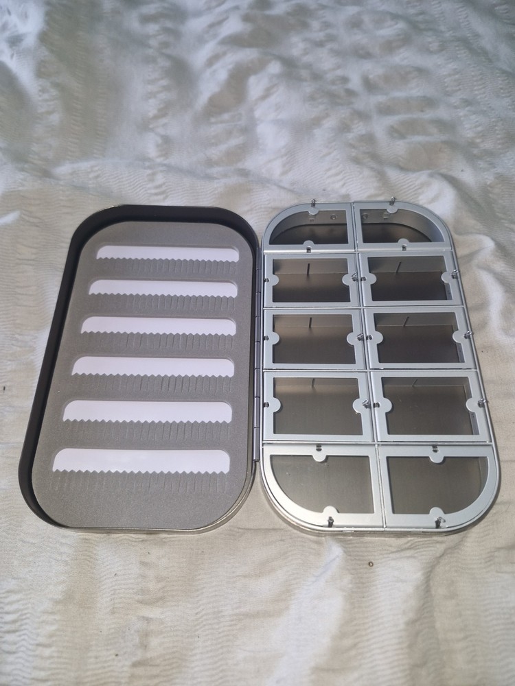 Top Quality metal Aluminum grey Satin 10 Compartment Fly Box with Slit Foam