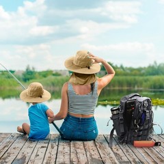Aertiavty Compact Fishing Tackle Bag, Fishing Bag with Tackle Box and Rod Hol…