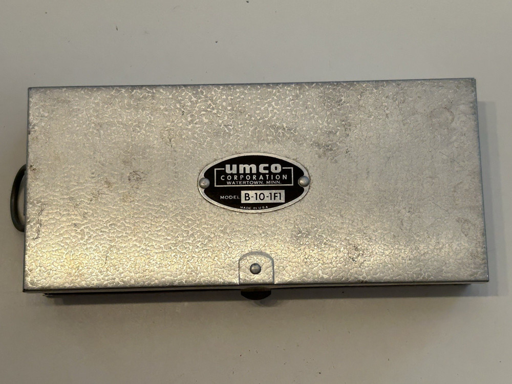VTG UMCO Corp. Model B-10-1F1 2 Sided Aluminum Tackle Box – Clean Dent Free