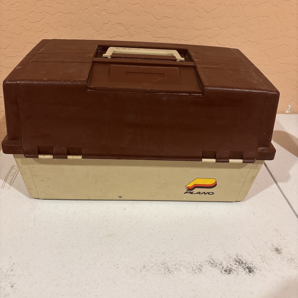VINTAGE Large Plano 8606 High-Hip 6 Tray FISHING & Tackle Box W/ Tackle & Reels