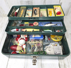 EUC #5413 VTG Tackle Box “Union Steel Chest Corp” Leroy, NY REGD 1951 Lures/More