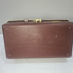 PLANO 3200 FISHING TACKLE BOX, Tan & Brown Pre-Owned Great Condition