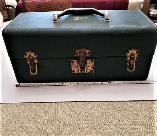 Vintage Eagle Lock Co. Metal Fishing Tackle Box With Cork Lined Shelves has Keys
