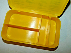 Vintage Yellow 4 Compartment Plastic Tackle Box w/Fishing Knot Reference on Lid