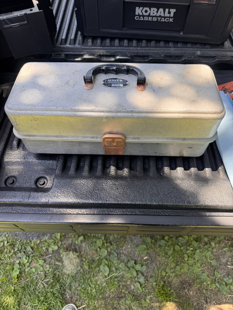 Vintage Umco 173A Tackle Box In Good Shape For Age! Loook!! Small lot of lures!