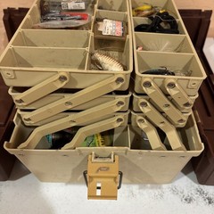 VINTAGE Large Plano 8606 High-Hip 6 Tray FISHING & Tackle Box W/ Tackle & Reels