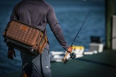 Plano Guide Series – Tackle Bag Durable Fishing tackle bag with moulded base,…