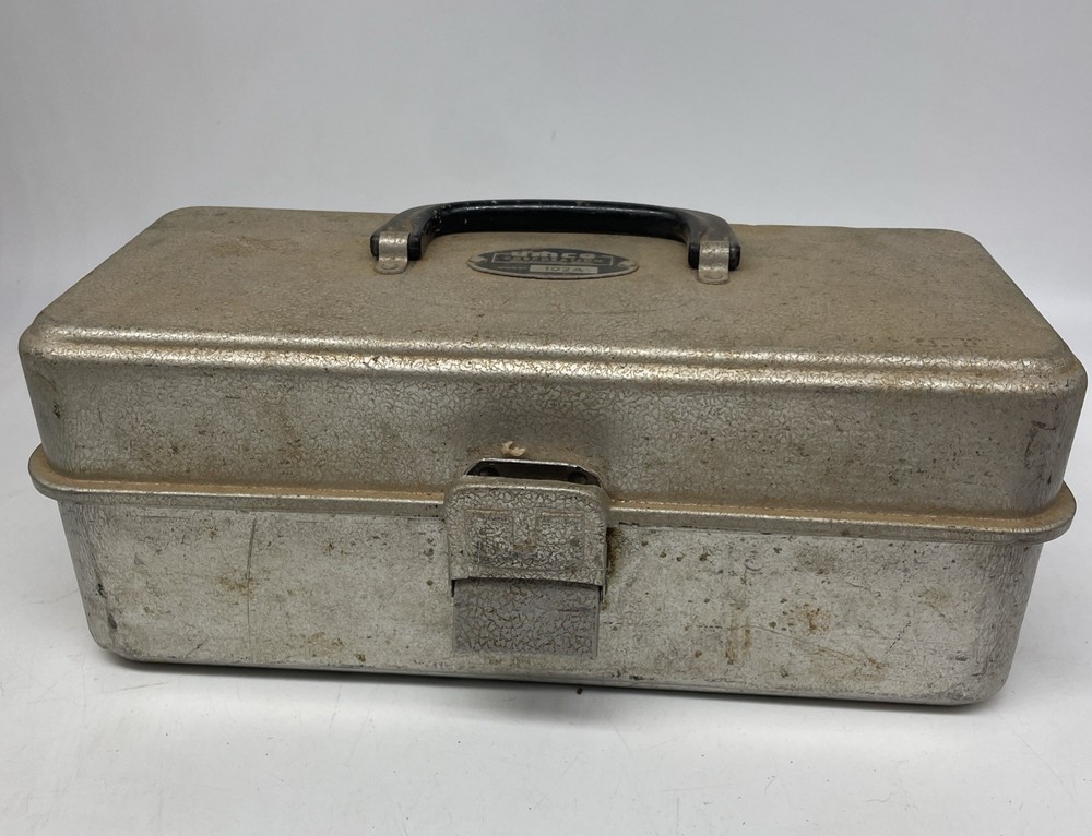 VTG UMCO 102A Fishing Tackle Box Hammered Aluminum Metal 2 Tray USA Patina