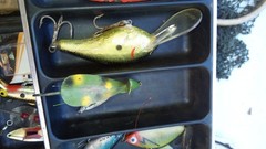 UMCO 175A ALUMINUM BOX W/LURES