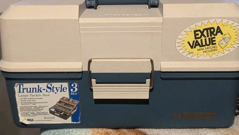 Vtg Woodstream Large 3 Tray Fishing Tackle Box Trunk-Style Blue White NOS