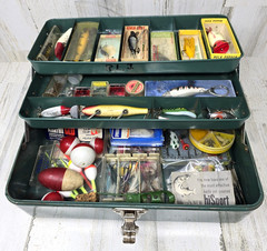 EUC #5413 VTG Tackle Box “Union Steel Chest Corp” Leroy, NY REGD 1951 Lures/More