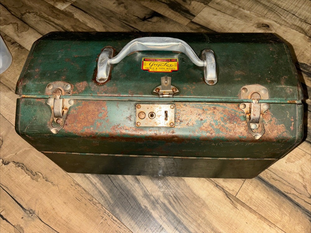 Vintage WALTON PRODUCTS Steel Tackle/Tool Box GRIP LOC Twin Fold Out 1960s U.S.A