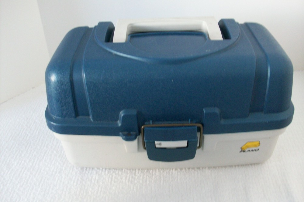 Plano Fishing Bait & Tackle Box Navy Blue White 3 Fold Out Organizer Lure 500