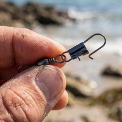 200 Pcs Alloy Steel Fishing Swivels with Ball Bearing – Corrosion Resistant Gear