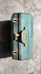 VINTAGE WALTON GRIP- LOC TACKLE BOX