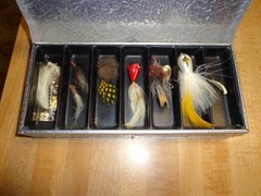 UMCO Model 10 Tackle Box VGC See Pictures for best description Fly Lures Added