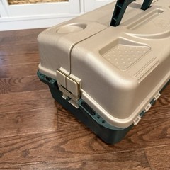 Vintage Plano 6 Tray Plastic Fishing Tackle Box 8600 Green Tan Clamshell