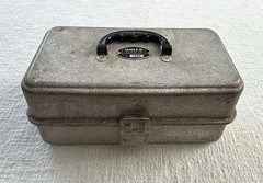 Vintage UMCO 132 A Aluminum Metal Tacklebox Plastic Tray