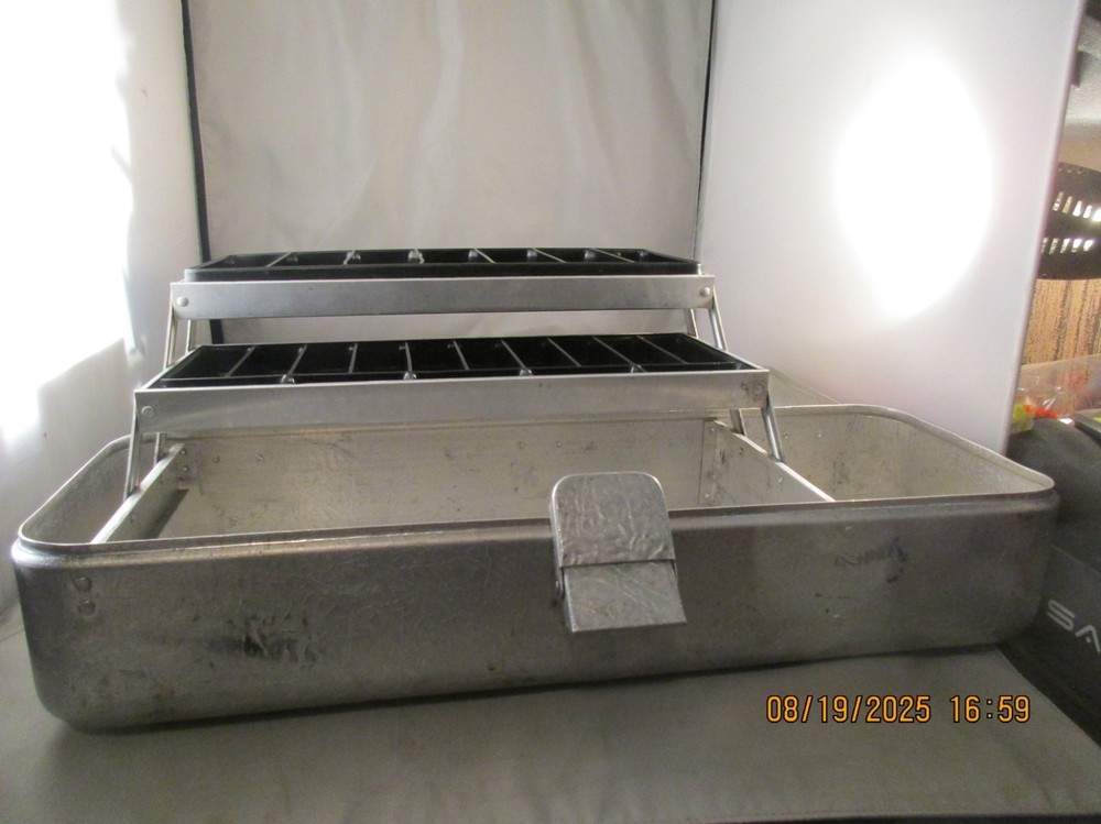 Vintage UMCO Model 53 Aluminum 18” Fishing Tackle Box used good condition