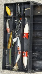VTG Rebel Fishing Tackle Box #530 Made In USA“With 10 Lures”a few waterless/VTG