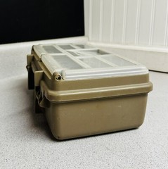 Lid Locker Fishing Tackle Box Tiered With Dividers And Handle Vintage