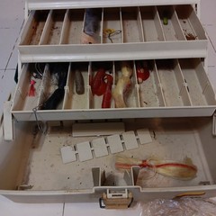 PLANO TACKLE BOX LOADED W/ NEW & USED LURES- JOINTED- SLIP BOBBERS TREBLE HOOKS