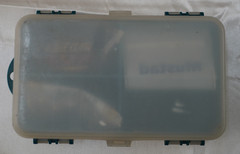 Fishing Tackle Box Kit Bobbers Eagle Claw Sinkers Mustad Hooks stringer 5.75×3.5