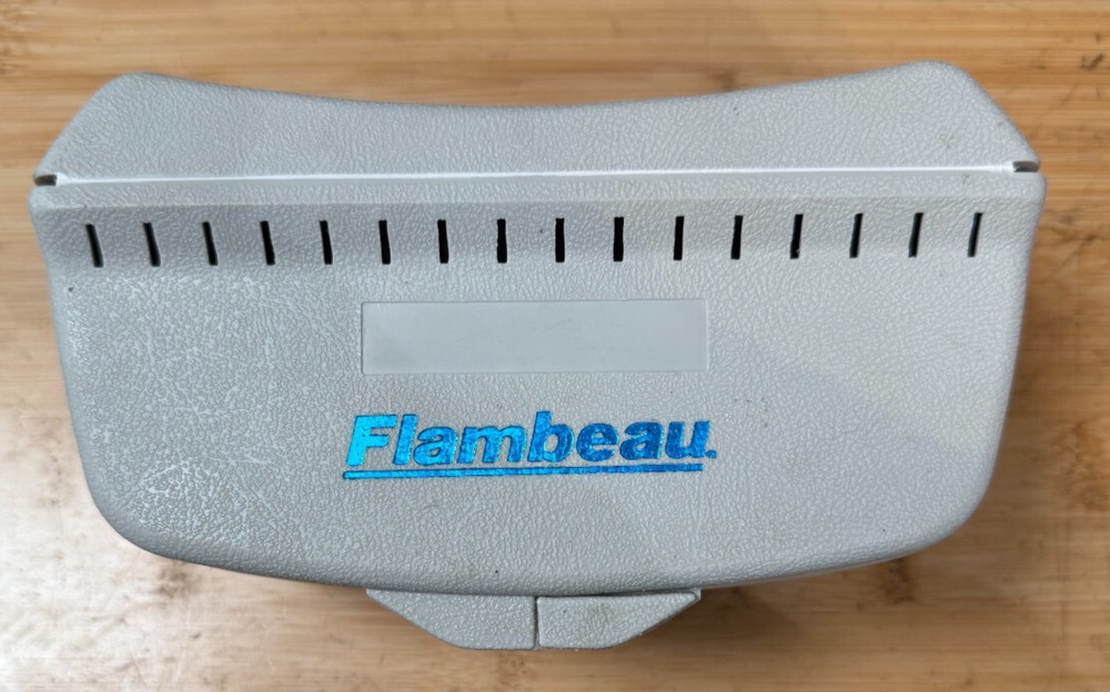 Flambeau Belt Bait Box, beige 7x4x4” vintage preowned