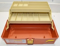 Vintage PLANO #5520 tackle box Made In USA Tan and Brown 13x7x6” very nice!