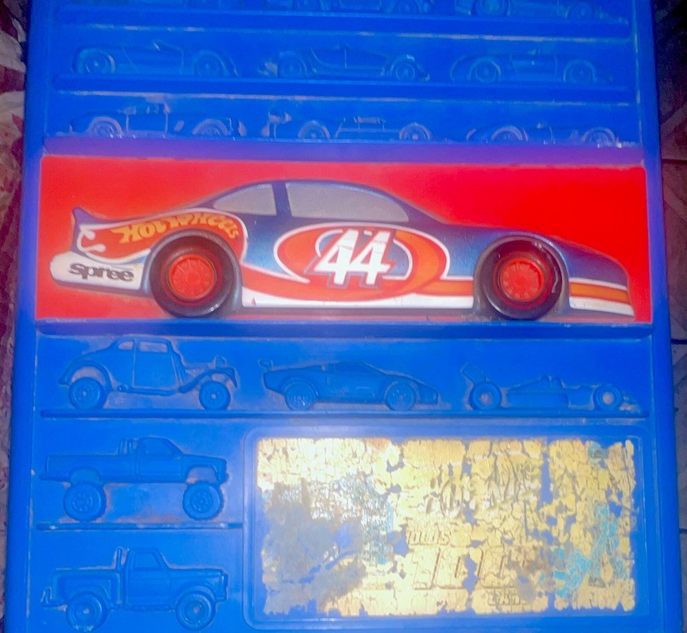 Hot Wheels 44 Speed Blue Plastic Hard Case, Wheeled, 2 Pockets