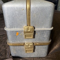 Vintage UMCO 850A Opossum Belly Tackle Box Rare Aluminum Model Assorted Tackle