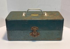 Vintage Grip-Loc Green Metal Tackle Tool Box Walton Products Made in USA No Keys