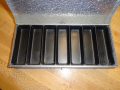 UMCO Model 10 Tackle Box VGC See Pictures for best description Fly Lures Added