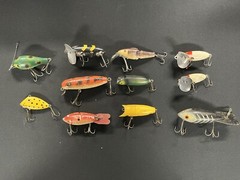 Vintage Plano Magnum Double Sided Tackle Box 1122 & 11 Lures Jitterbug, Bombers