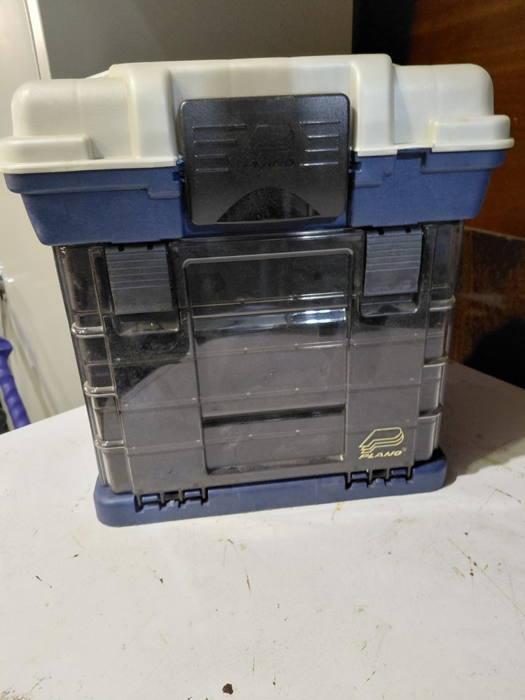 Plano Hard Plastic Tackle Box Organizer w/ Carry Handle Clear Compartments Blue