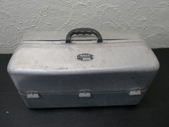 Vintage UMCO 1000A Aluminum Tackle Box