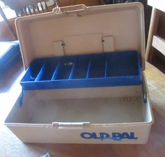 VINTAGE BEIGE 11 X 6, 1 TRAY TACKLE BOX WITH CONTENTS, HOOKS AND BOBBERS
