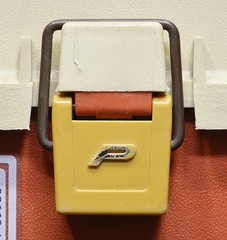 Vintage PLANO #5520 tackle box Made In USA Tan and Brown 13x7x6” very nice!
