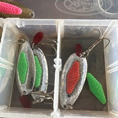 Vintage Fishing Tackle Lot Of 25 In Divided Case.