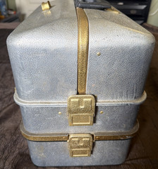 Vintage UMCO 850A Opossum Belly Tackle Box Rare Aluminum Model Assorted Tackle