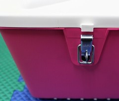 Special Mate 8″ Hanging Plug Box Holds 120 Plugs #8128 Pink