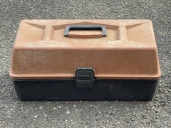 TROPHY 17” VINTAGE FISHING TACKLE BOX-3 TRAYS-26 COMPARTMENTS 17.5”X8.5”X7.5”