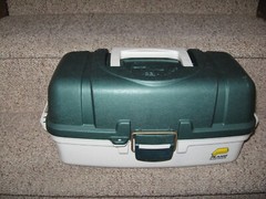 PLANO 3 Tray Fishing Tackle Box 6103 Green Off White BASS PICTURED 16″ X 8″ X 8″