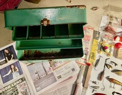 Vtg USA Liberty Steel Chest Tackle Box 12″ Fishing , a large abundance of Tack