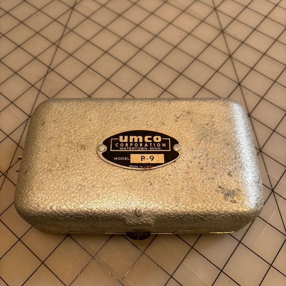 Vtg UMCO Corp USA Model P-9 Aluminum 2-Sided Fishing Tackle Box W/ Mepps Lures