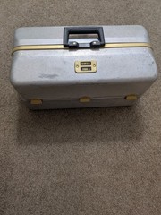 Umco 1000a Tackle Box Full Of Vintage Lures