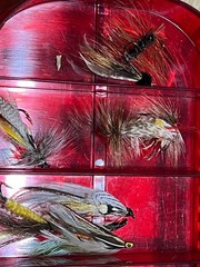 Vintage Old Pal fishing tackle box with vintage fly fishing lures (27098)