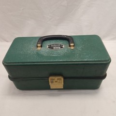 UMCO 103U GREEN PLASTIC VINTAGE TACKLE BOX RETRO Made In USA