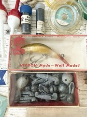 Vtg 1950s J.C. Higgins Metal Tackle Box Full Lot Boxed Heddon Lures Hooks Estate